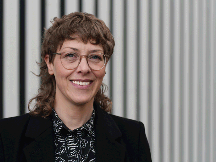 Portrait von mir. Mir wird oft gesagt, ich sehe freundlich aus. Gebe mir große Mühe, es zu sein